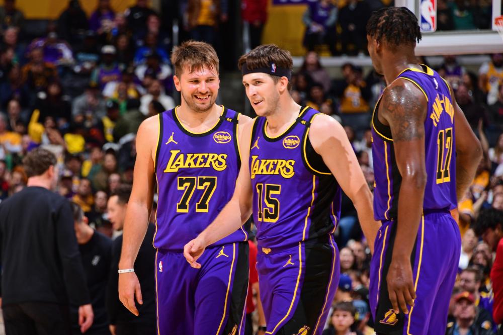 鲜明对比的 鲜明对比的