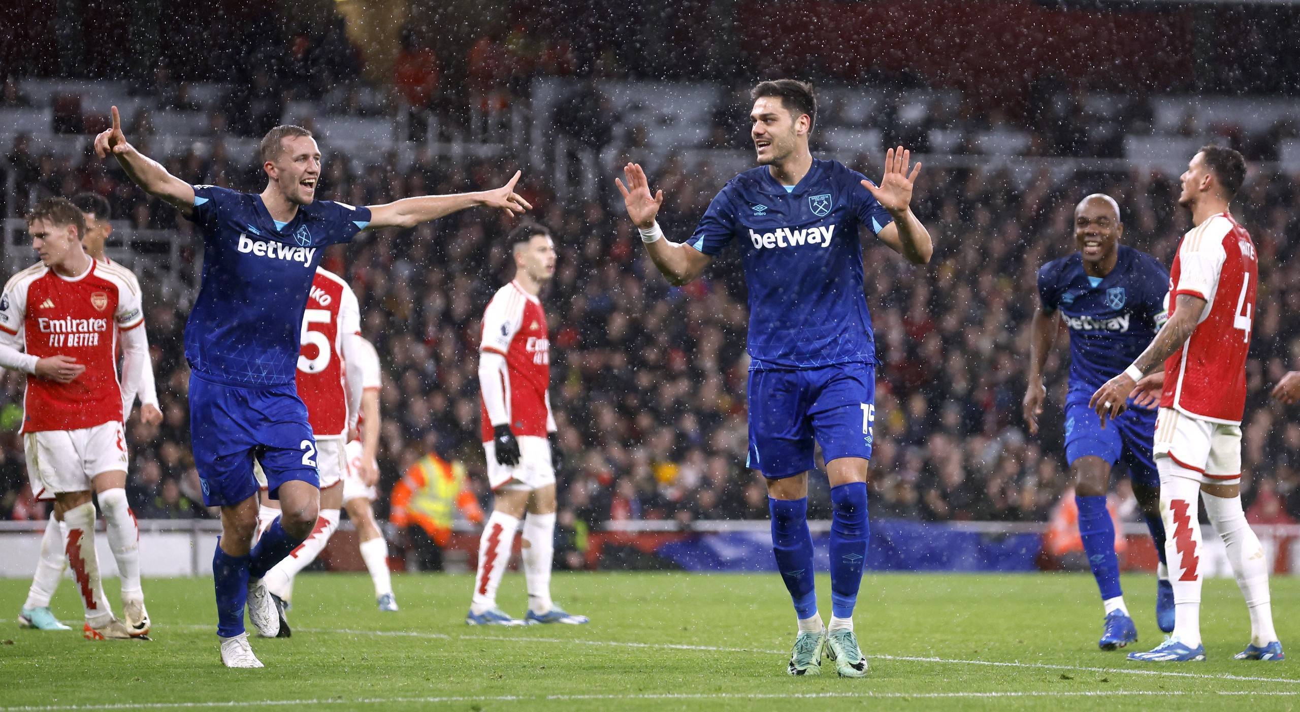 滑雪运动的 滑雪运动的